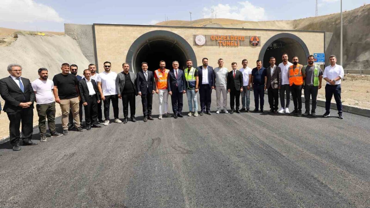 Van Valisi Ozan Balcı, Güzeldere Tüneli'nin ikinci tüpünün birkaç ay