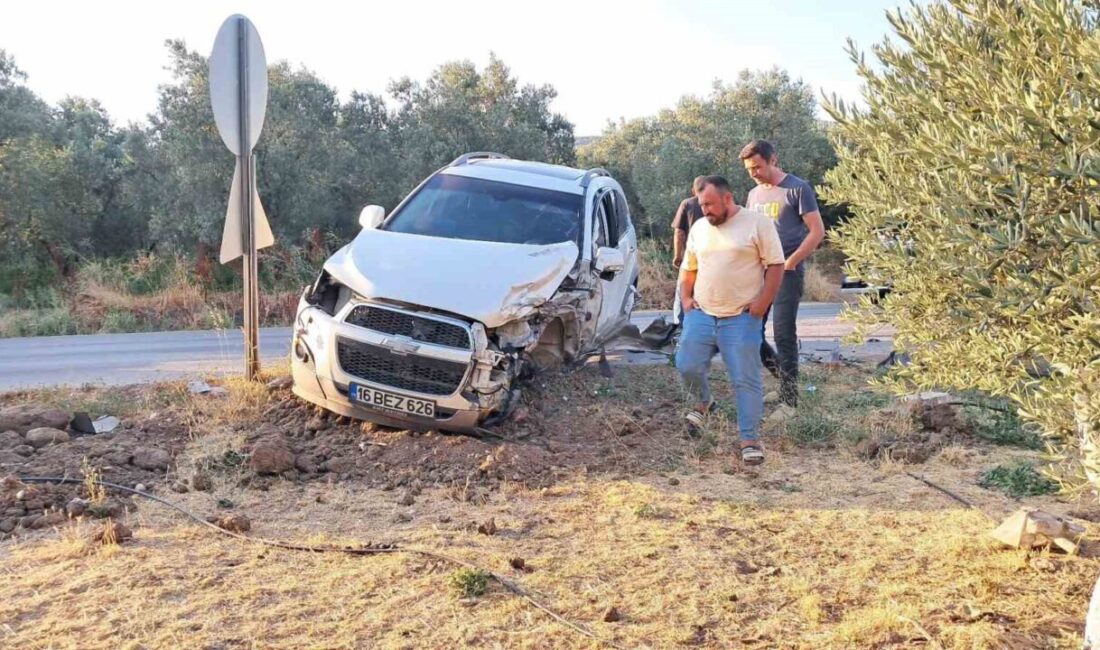 Bursa'nın İznik ilçesinde bir cip, hatalı sollama sonucu minibüs ve