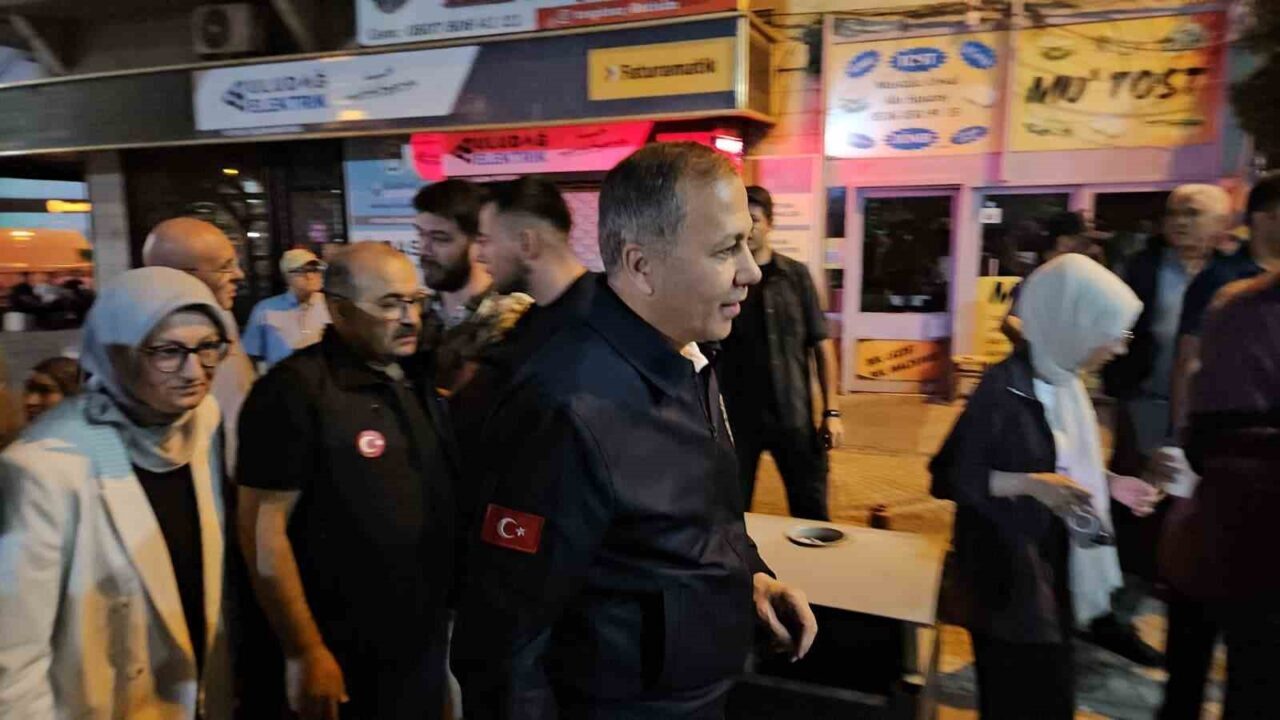Sındırgı'da meydana gelen 6.1 büyüklüğündeki depremin ardından İçişleri Bakanı Ali