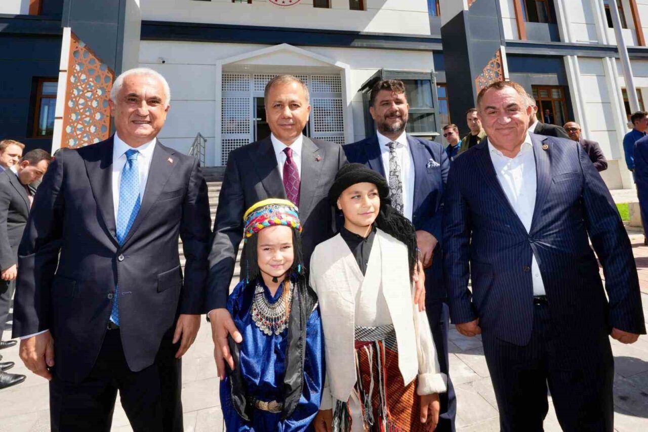İçişleri Bakanı Ali Yerlikaya, Muş'ta yaptığı açıklamada, terörsüz bir Türkiye