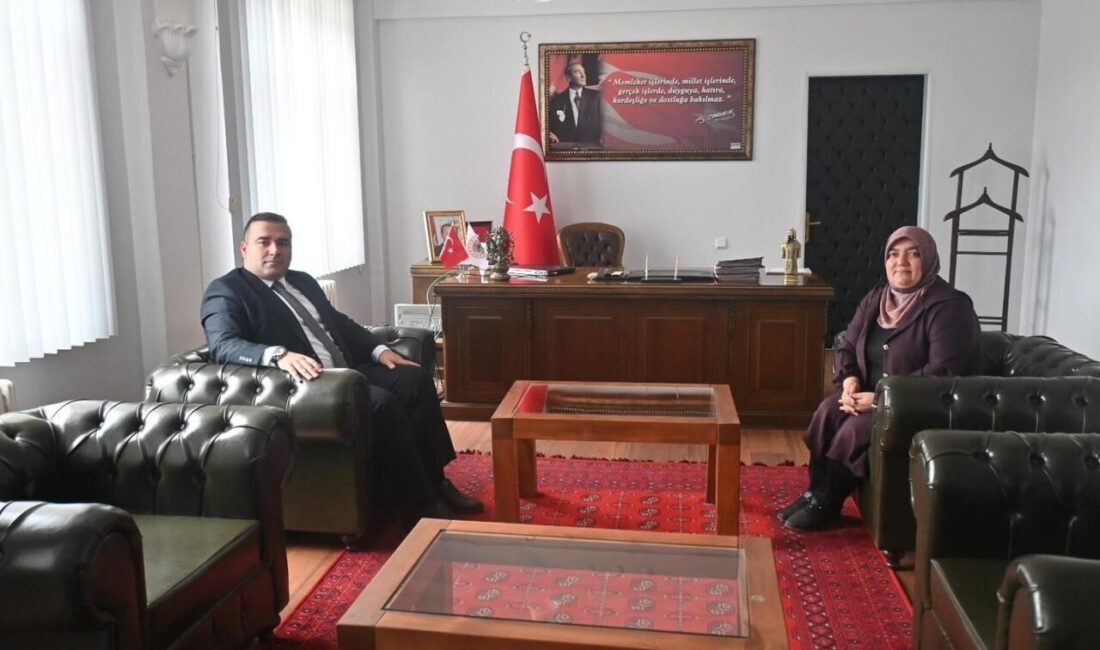 İnhisar Kaymakamı Mücahit Ünal, yeni görevine başlayarak ilçe protokolünden çeşitli