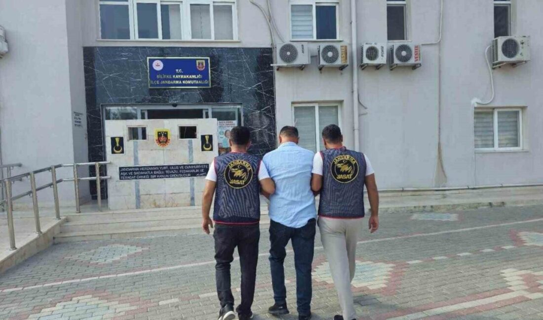 Mersin'in Silifke ilçesinde, dolandırıcılık suçundan İnterpol tarafından kırmızı bültenle aranan