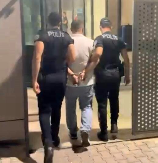 İzmir'in Konak ilçesinde "Uyuşturucu ve uyarıcı madde ticareti" suçundan 12
