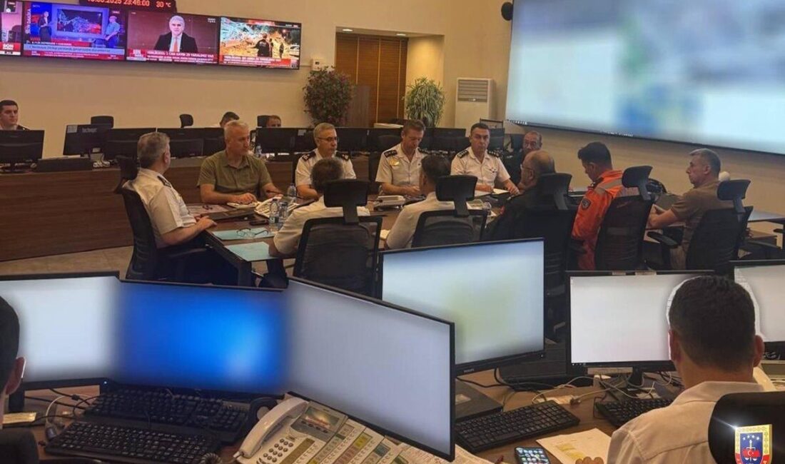 Jandarma Genel Komutanlığı, Balıkesir'de meydana gelen depremin ardından arama kurtarma
