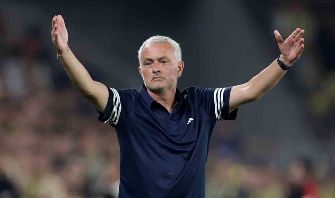 Jose Mourinho, Fenerbahçe ile Feyenoord arasındaki UEFA Şampiyonlar Ligi 3.