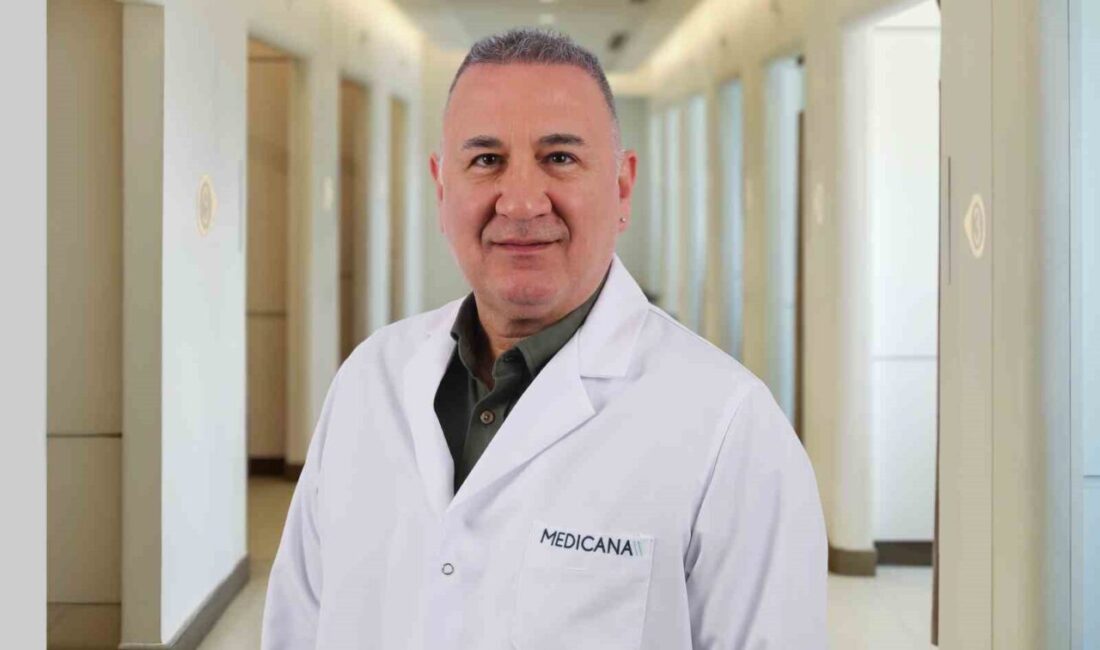 Medicana Sağlık Grubu Kardiyoloji Uzmanı Prof. Dr. İstemihan Tengiz, kahvaltıda