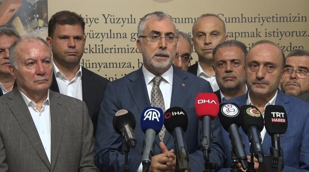 Çalışma ve Sosyal Güvenlik Bakanı Vedat Işıkhan, 600 bin kamu