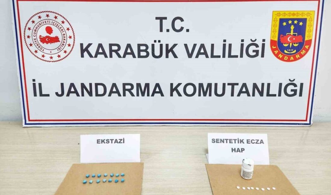 Karabük'te jandarma, merkezde düzenlediği operasyonda iki şüphelinin üzerindeki ve eşyalarındaki