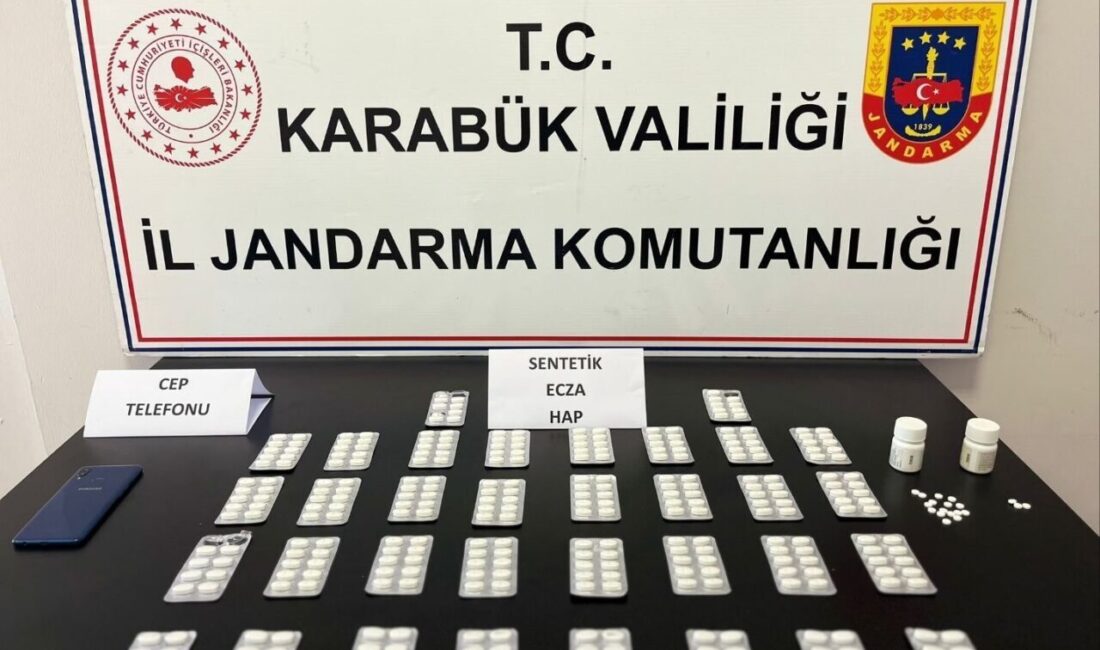 Karabük'te jandarma, düzenlediği operasyonda bir şüphelinin üzerinde ve eşyalarında 353