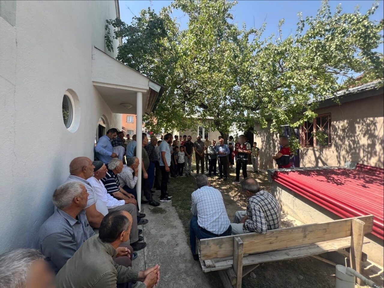 Kars’ın Kağızman ilçesinde jandarma, 84 vatandaşa siber farkındalık eğitimi düzenledi.