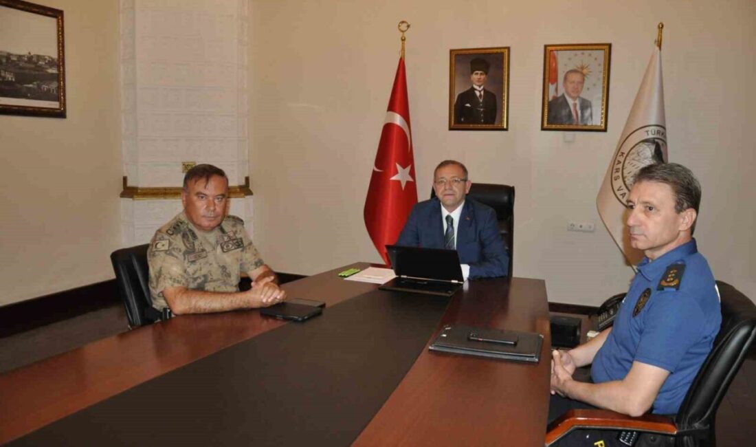 Kars'ta Temmuz ayı asayiş toplantısı, Vali Ziya Polat başkanlığında gerçekleşti.