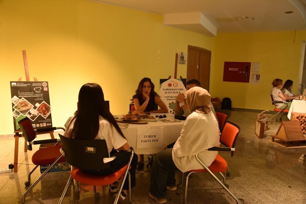 Kastamonu Üniversitesi, tercih yapacak öğrencilere yönelik tanıtım günlerini başlattı. Merkez