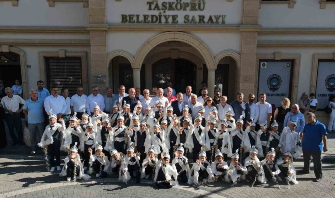 Kastamonu'nun Taşköprü ilçesinde 75 çocuğun sünneti için düzenlenen şölen, ailelerin