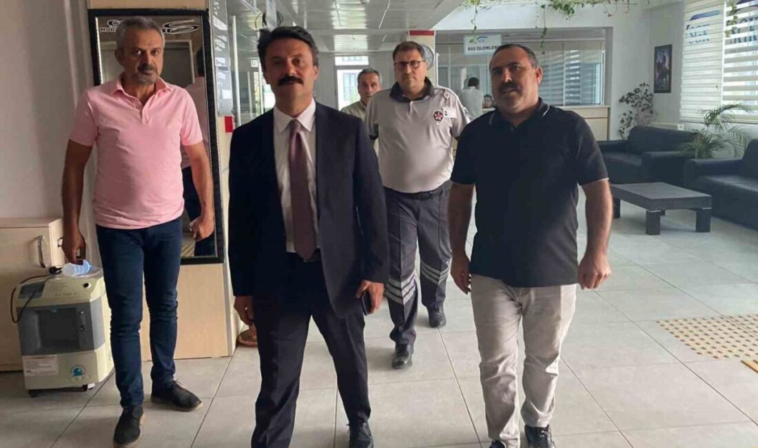 Besni İlçe Kaymakamı Ahmet Oğuz Aslan, Sosyal Güvenlik Kurumu'nu ziyaret