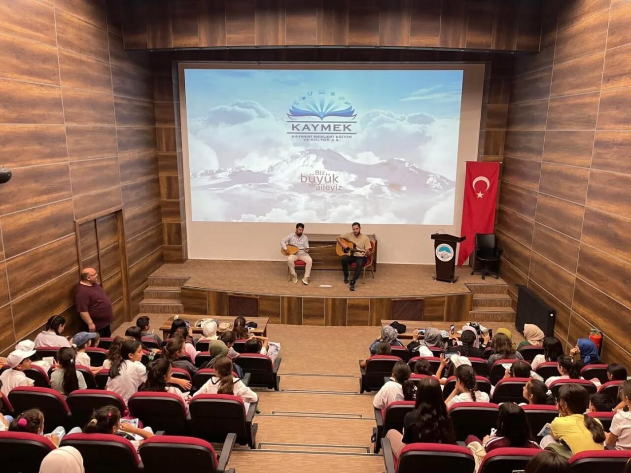 Kayseri Büyükşehir Belediyesi'ne bağlı KAYMEK, "El Emeği Gönül Bağı" projesiyle