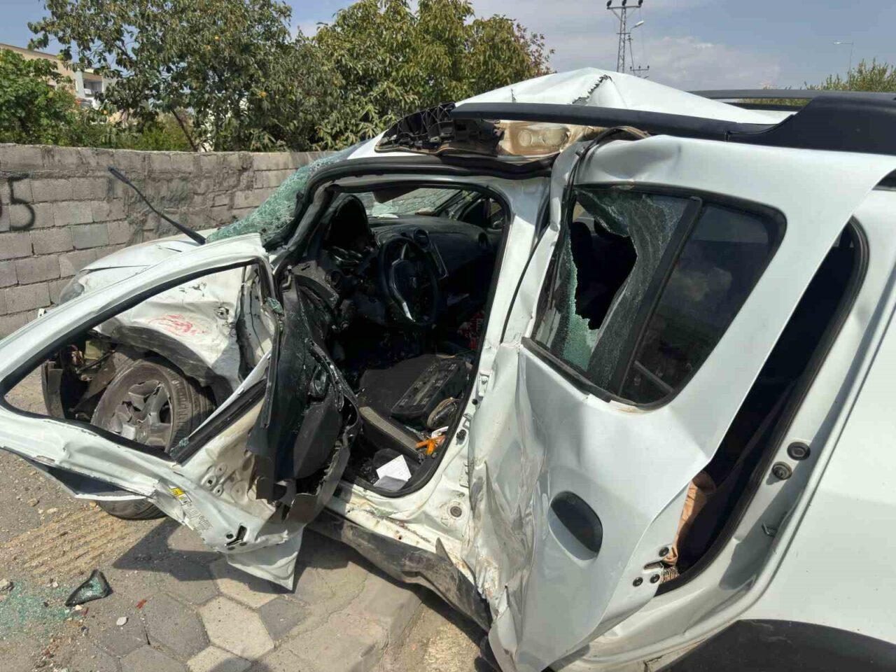 Adıyaman'ın Kahta ilçesinde 26 Temmuz'da minibüs ile hafif ticari aracın