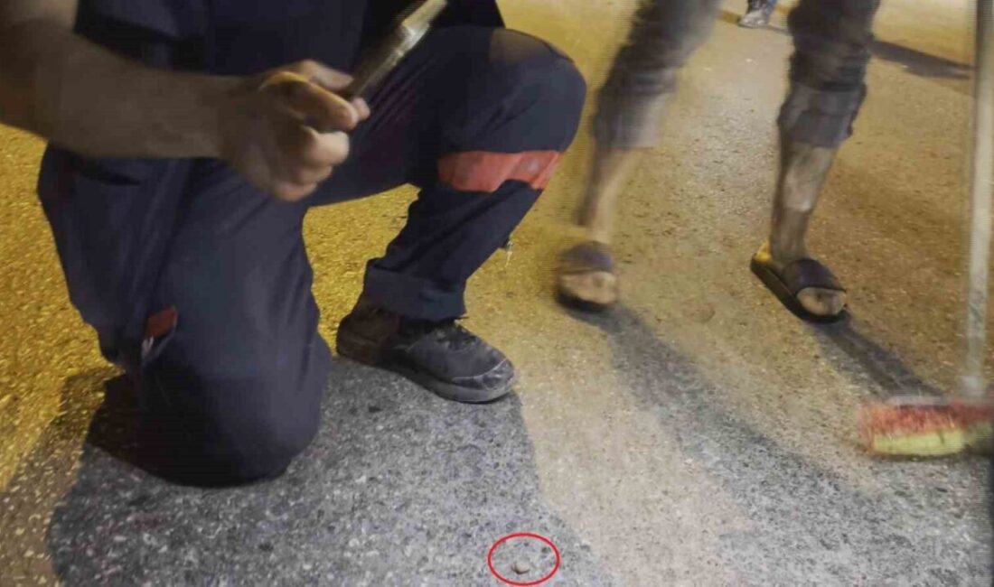Hatay'ın Defne ilçesinde, otomobil ile motosikletin çarpışması sonucu motosiklet sürücüsü