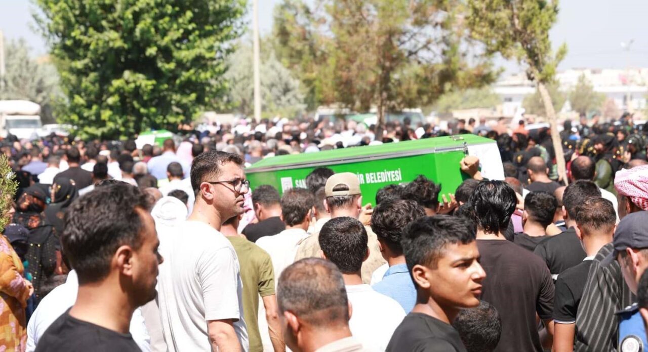 Sivas'ta minibüsün uçuruma düşmesi sonucu yaşamını yitiren Zeliha Yılmaz, Hatice