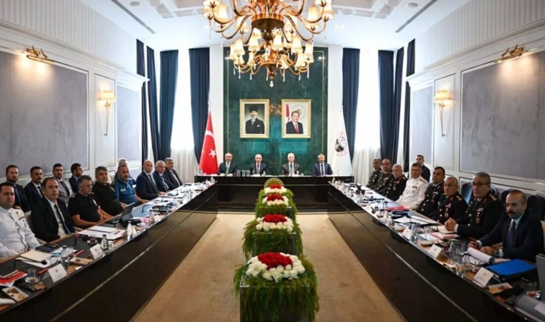 Kırklareli'de İstanbul Valisi Davut Gül'ün başkanlığında düzenlenen Düzensiz Göçle Mücadele