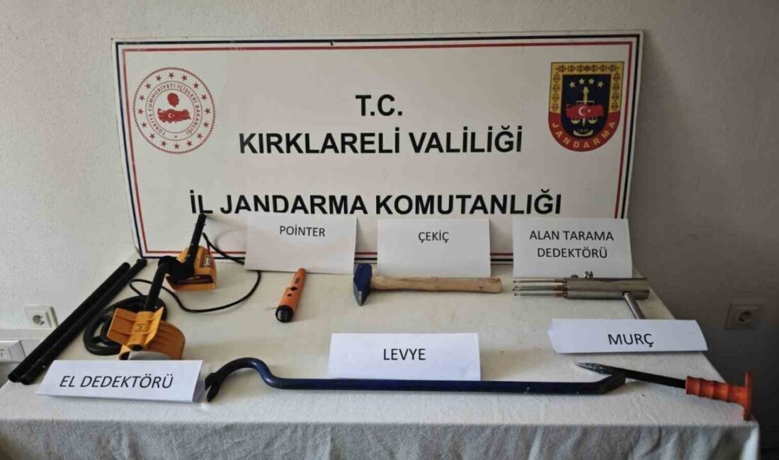 Kırklareli'nde jandarma, Vize ve Demirköy'de gerçekleştirdiği kaçakçılık operasyonunda 3 kişiyi
