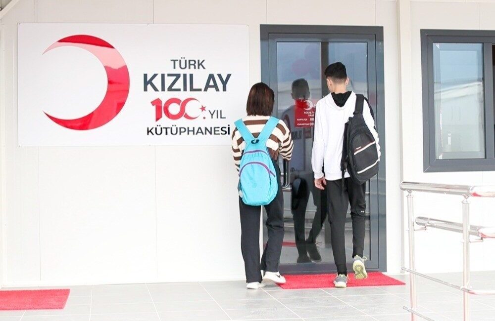 Türk Kızılay, deprem bölgesindeki 100. Yıl Kütüphaneleri'nde Yükseköğretim Kurumları Sınavı'na