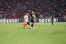 Kocaelispor, Trabzonspor ile oynadığı Süper Lig mücadelesinde sakatlanan Mateusz Wieteska’nın
