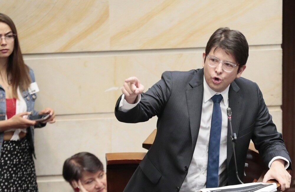 Kolombiya başkan adayı 39 yaşındaki Senatör Miguel Uribe, Haziran ayındaki