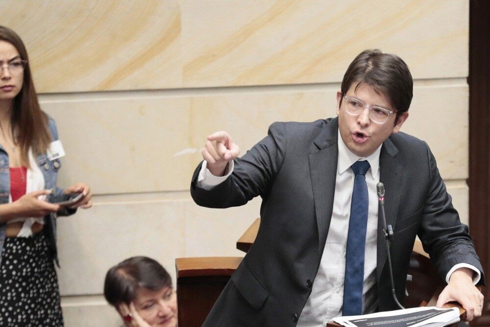 Kolombiya başkan adayı 39 yaşındaki Senatör Miguel Uribe, Haziran ayındaki