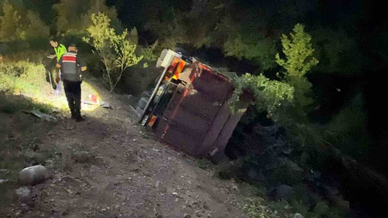 Bursa'nın İnegöl ilçesinde dolma biber yükü taşıyan Yılmaz Ç. idaresindeki