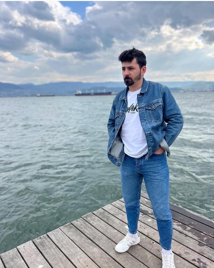 Sakarya'nın Hendek ilçesinde motosikletten düşen 25 yaşındaki Soner Köseoğlu, hastanede
