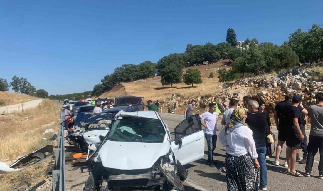 Konya'nın Beyşehir ilçesinde üç aracın karıştığı trafik kazasında 7 kişi