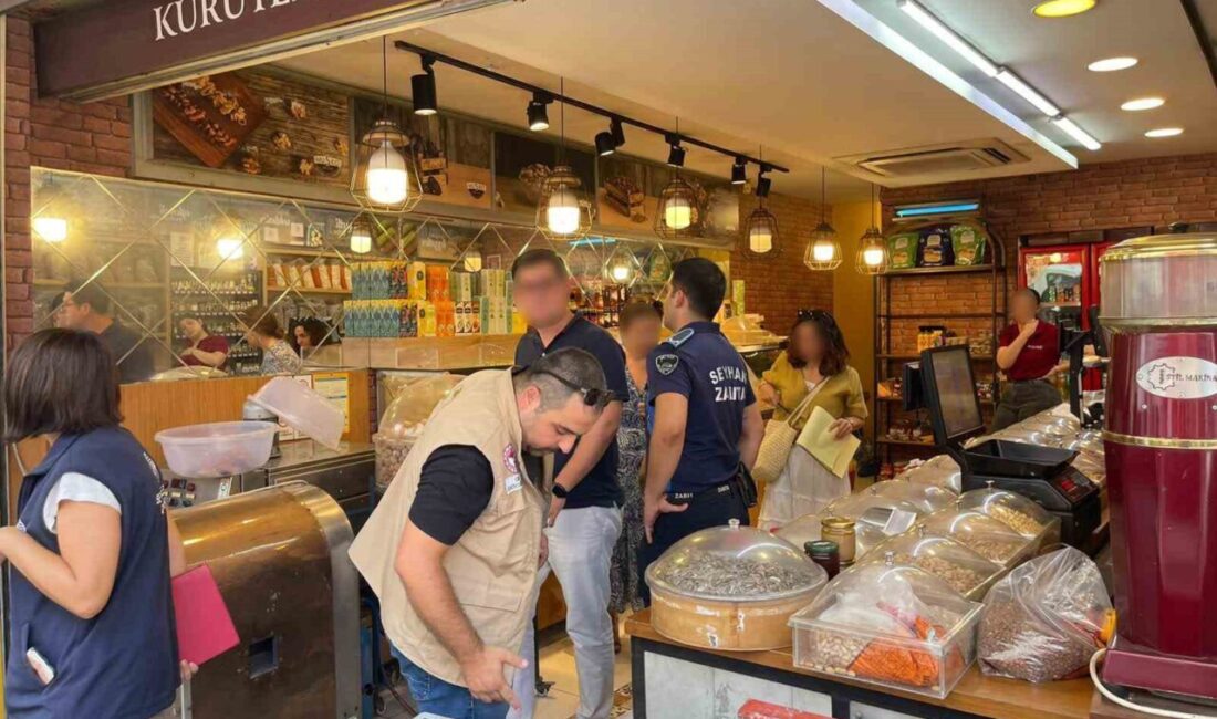 Adana'da gerçekleştirilen denetimlerde, Musko Erciyes Kuruyemiş isimli işletmede böceklenmiş gıda