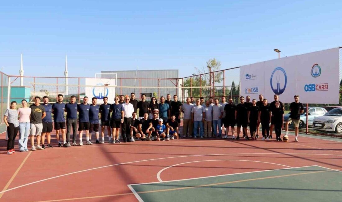 Kütahya Organize Sanayi Bölgesi'nde düzenlenen Voleybol Turnuvası, Keramika Takımı'nın şampiyonluğuyla
