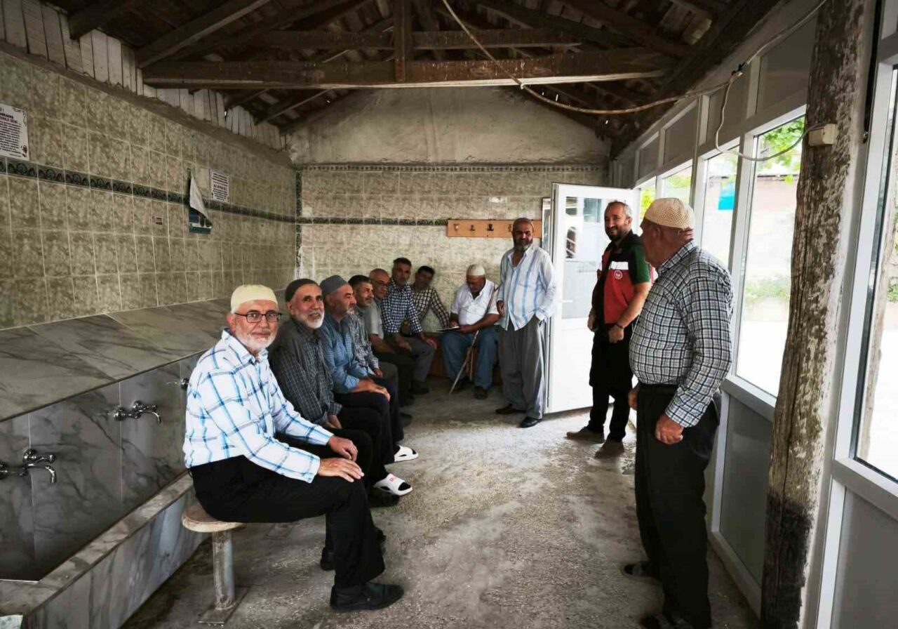 Kütahya'da İl Tarım ve Orman Müdürlüğü tarafından karaöz köyünde düzenlenen