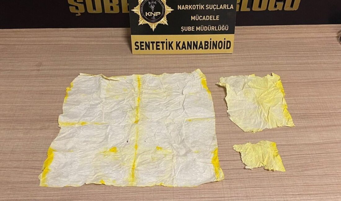 Kütahya'da Narkotik Suçlarla Mücadele Şube Müdürlüğü ekipleri, bir araçta 7.952