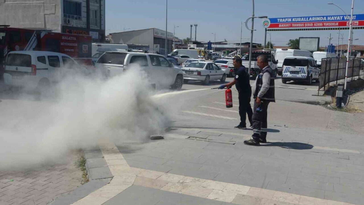 Malatya'nın İnönü Mahallesi'nde bir elektrik trafosunda çıkan duman paniğe yol