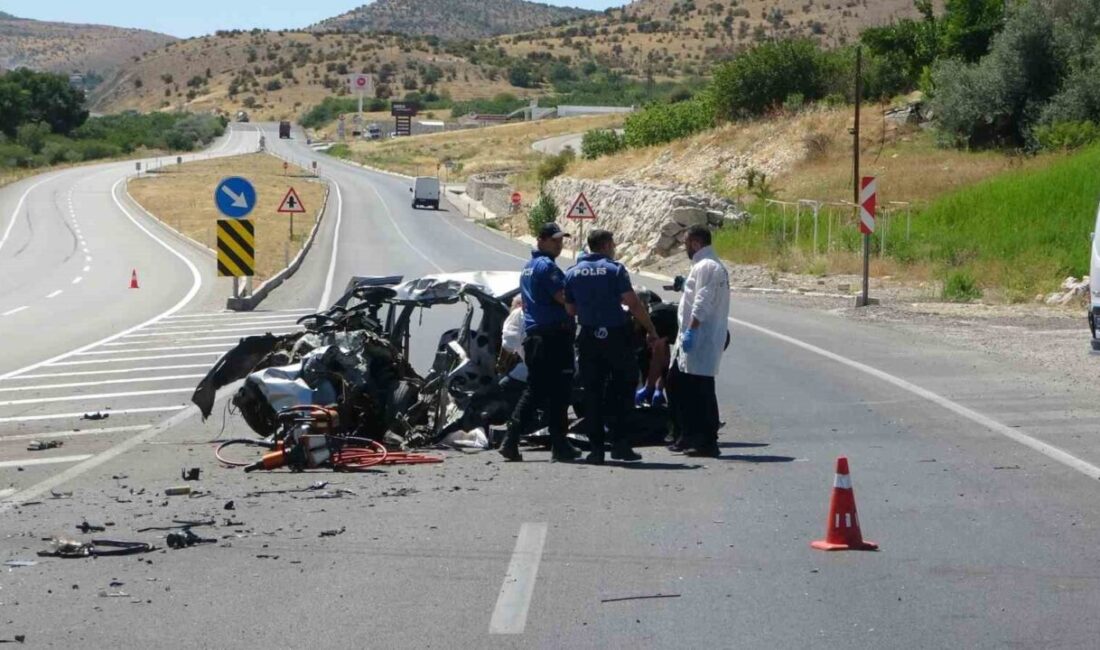 Malatya'nın Akçadağ ilçesinde hafriyat kamyonu ile otomobilin çarpışması sonucu 66