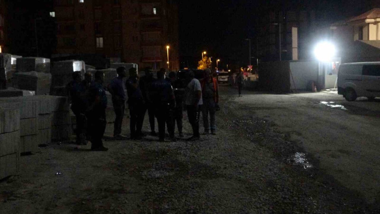 Yeşilyurt'ta bir şantiyede işe geç gelme yüzünden çıkan kavgada dört