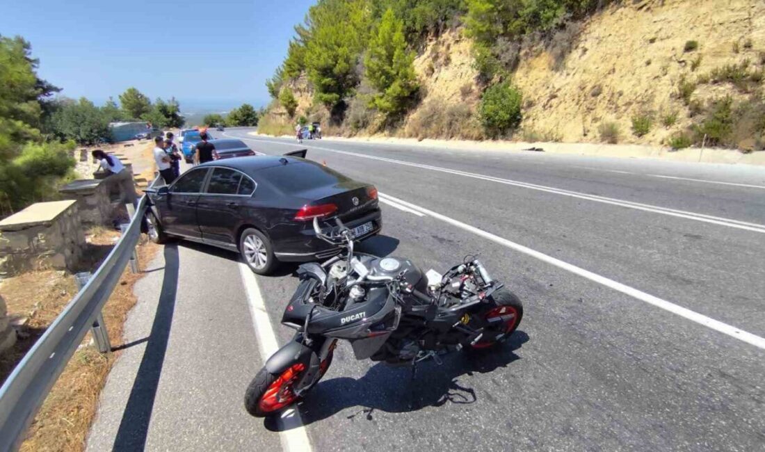 Manavgat'ta, Serhat Cihan'ın direksiyon hakimiyetini kaybederek karşı şeride geçmesi sonucu