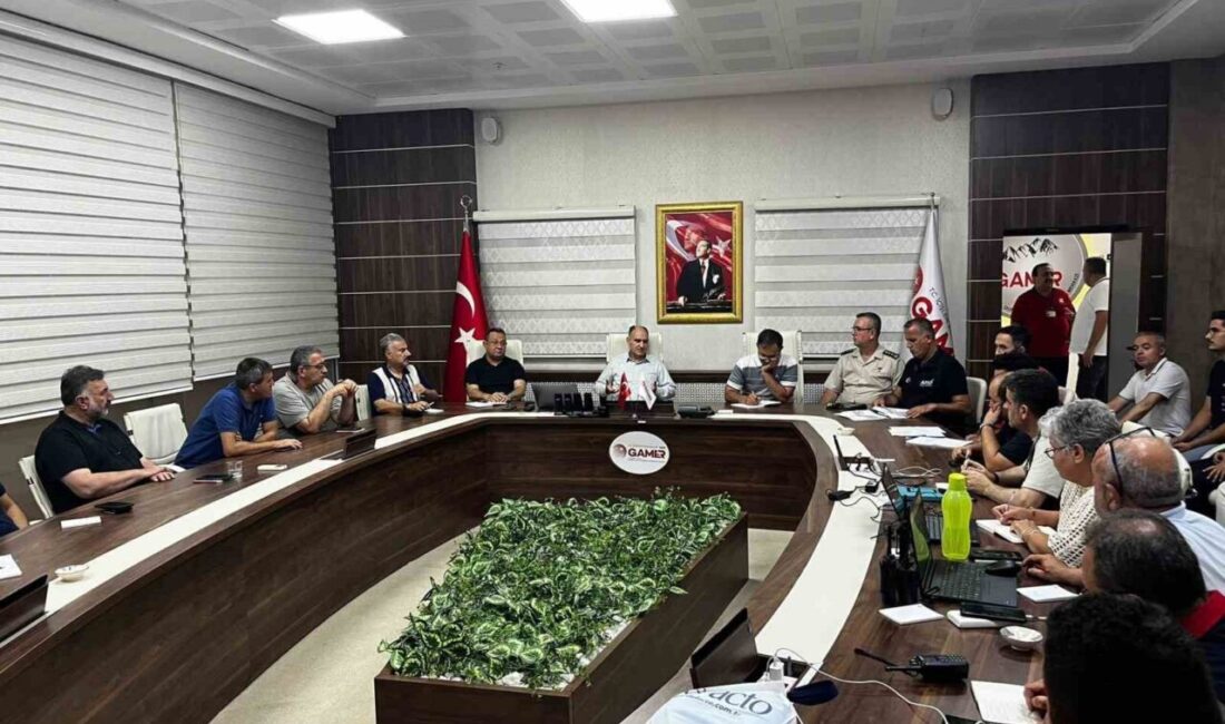 Balıkesir’in Sındırgı ilçesinde meydana gelen 6.1 büyüklüğündeki deprem sonrası Manisa