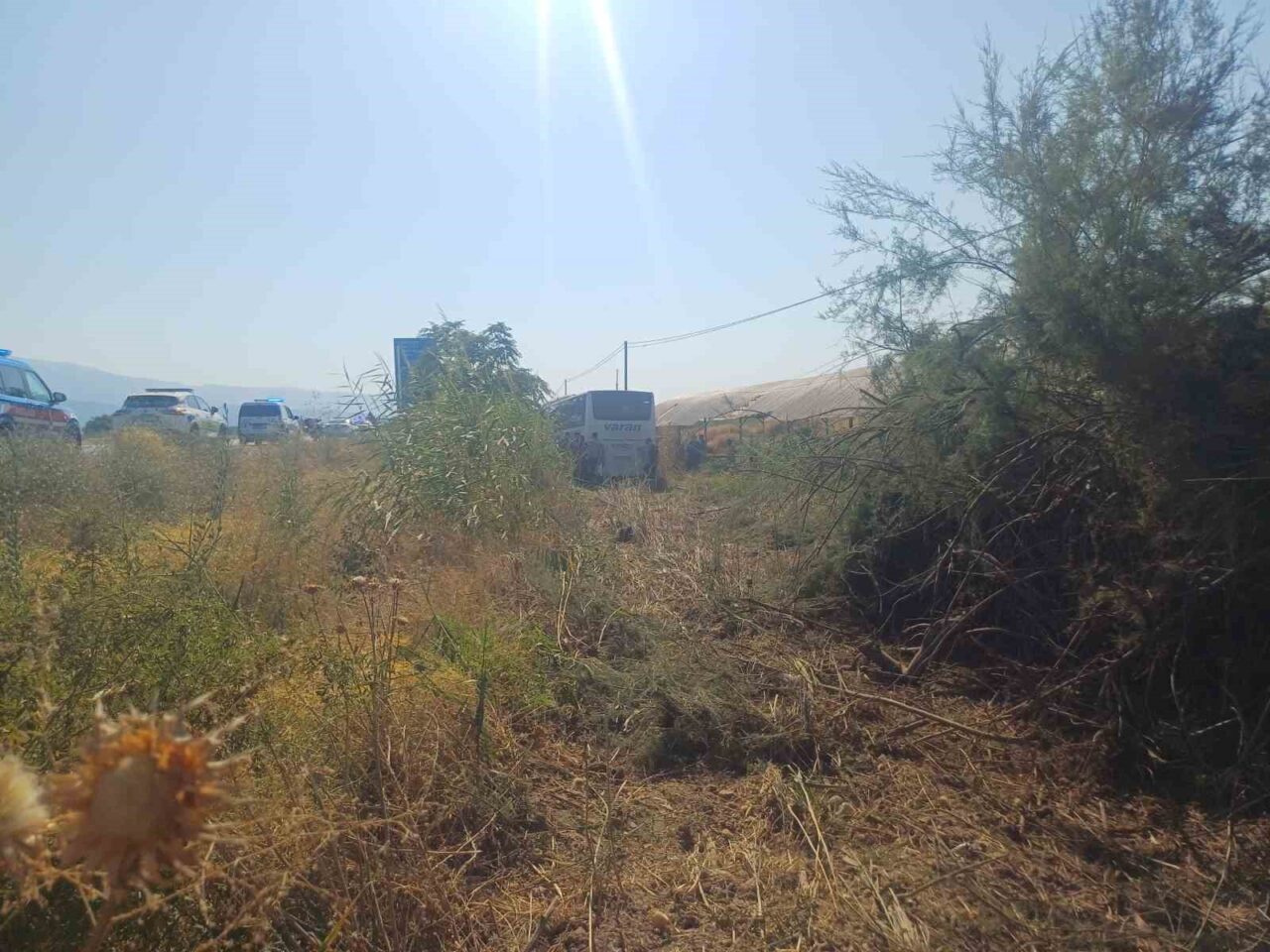 Manisa'nın Salihli ilçesinde N.K. yönetimindeki yolcu otobüsü, D300 Karayolu'nda direksiyon