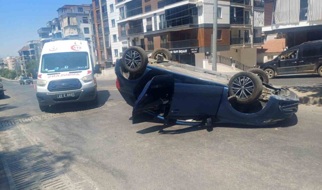 Manisa'nın Salihli ilçesinde Z.Ö. adlı sürücünün kontrolünü kaybettiği otomobil, aydınlatma