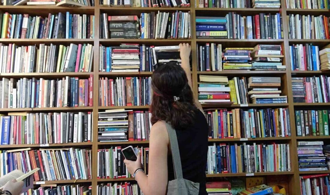 Mardin’deki sahaflar, sadece kitap satışı ile değil, aynı zamanda sayfalar