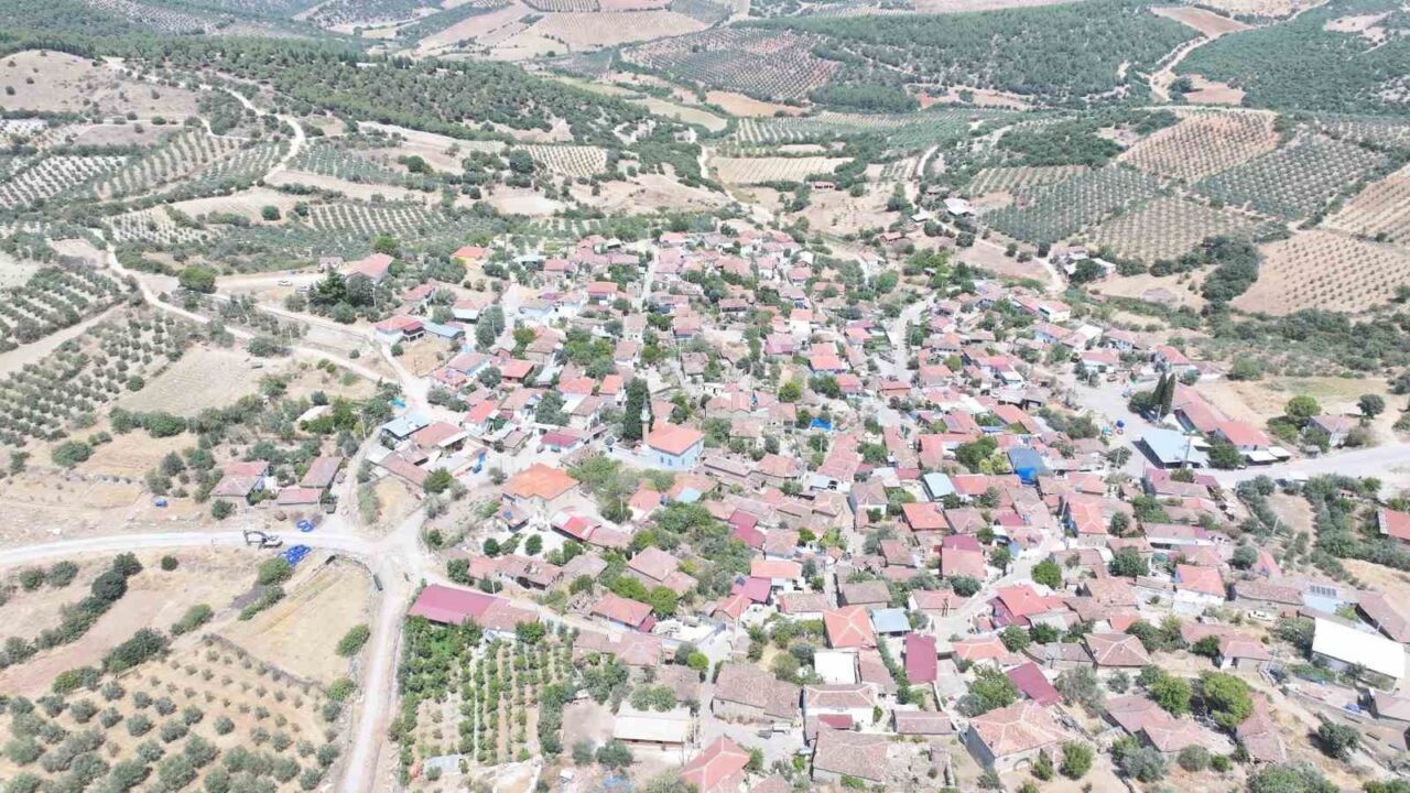 Manisa Büyükşehir Belediyesi, Salihli'nin Kurttutan Mahallesi'nde 4,600 metrelik içme suyu