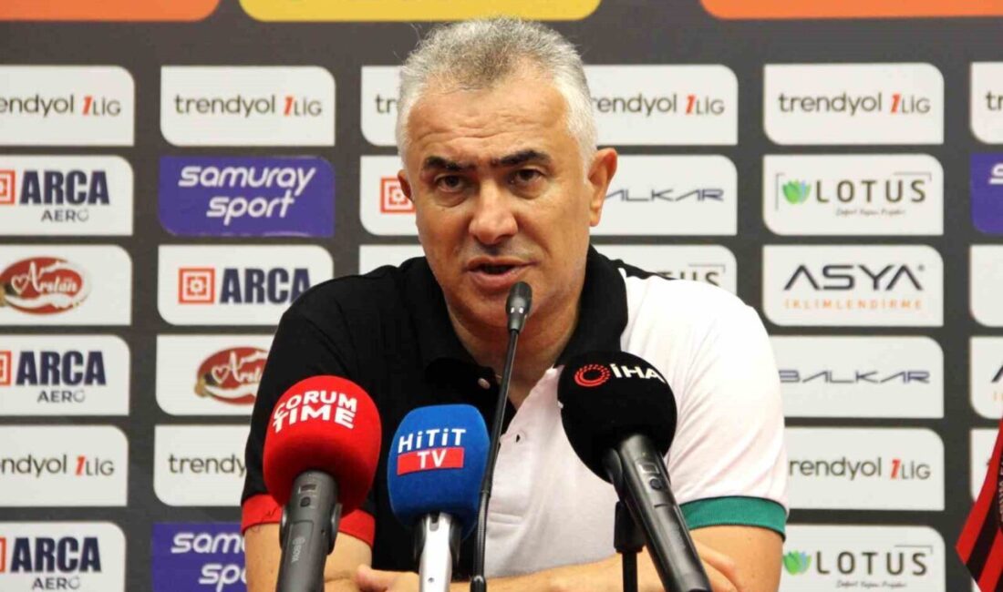 Amed Sportif Faliyetler Teknik Direktörü Mehmet Altıparmak, Çorum FK'ya 2-0
