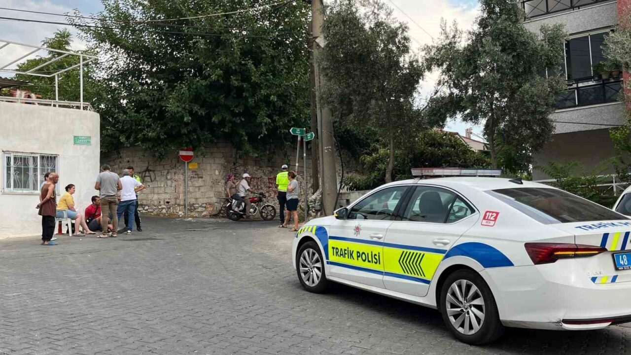 Muğla’nın Menteşe ilçesinde bir otomobil ile motosikletin çarpışması sonucu iki