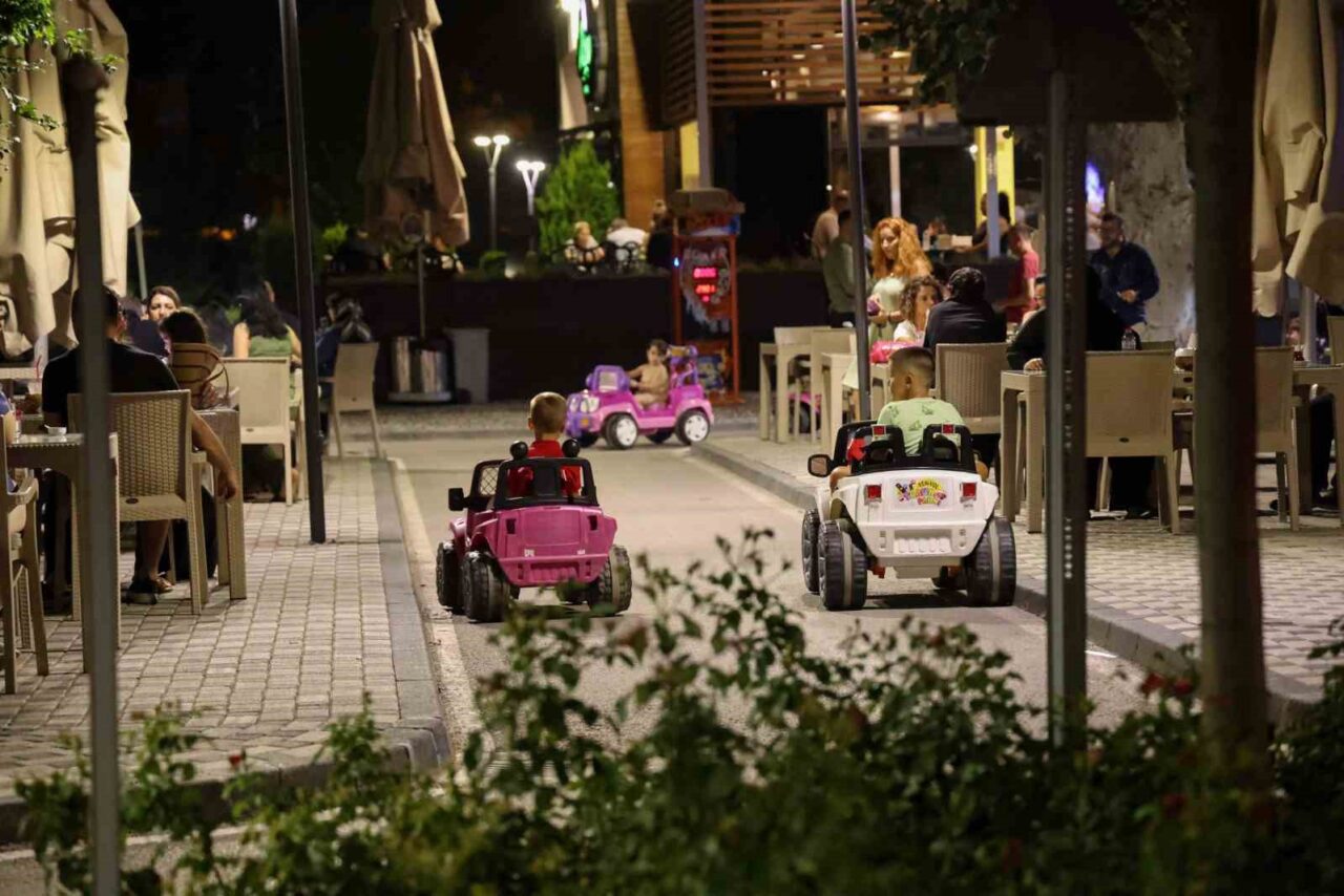 Konya'nın Meram ilçesinde bulunan Berlika ve Yeniyol Trafik Parkları, yaz