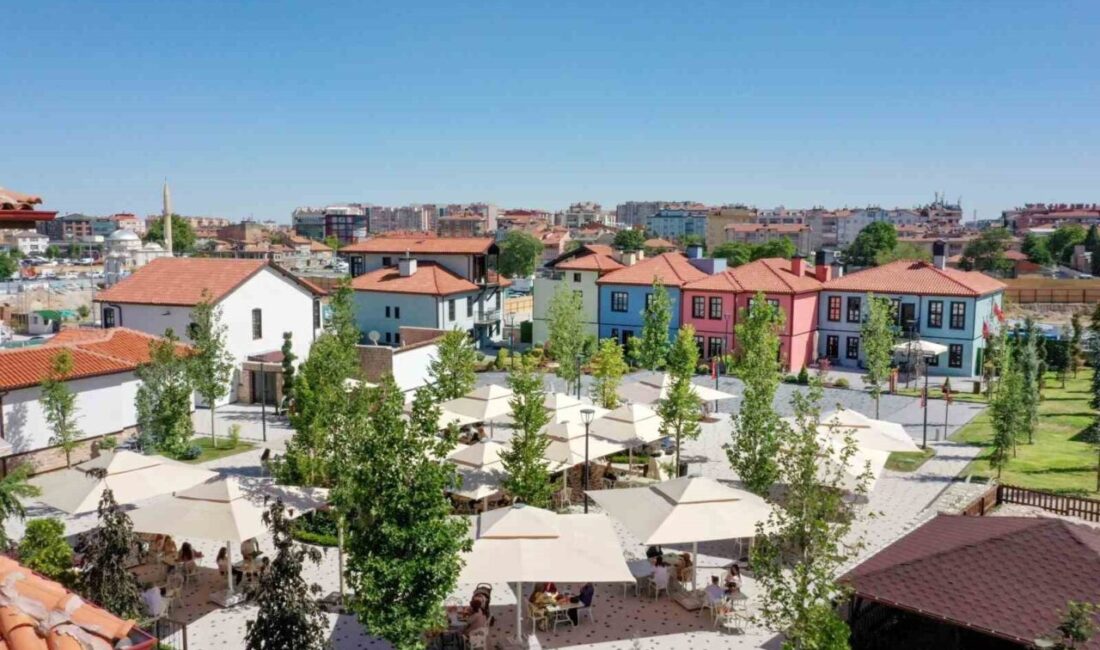 Konya'nın Meram İlçesi'nde bulunan Sırçalı Hotel, tescilli yapılar arasında gerçekleştirilen