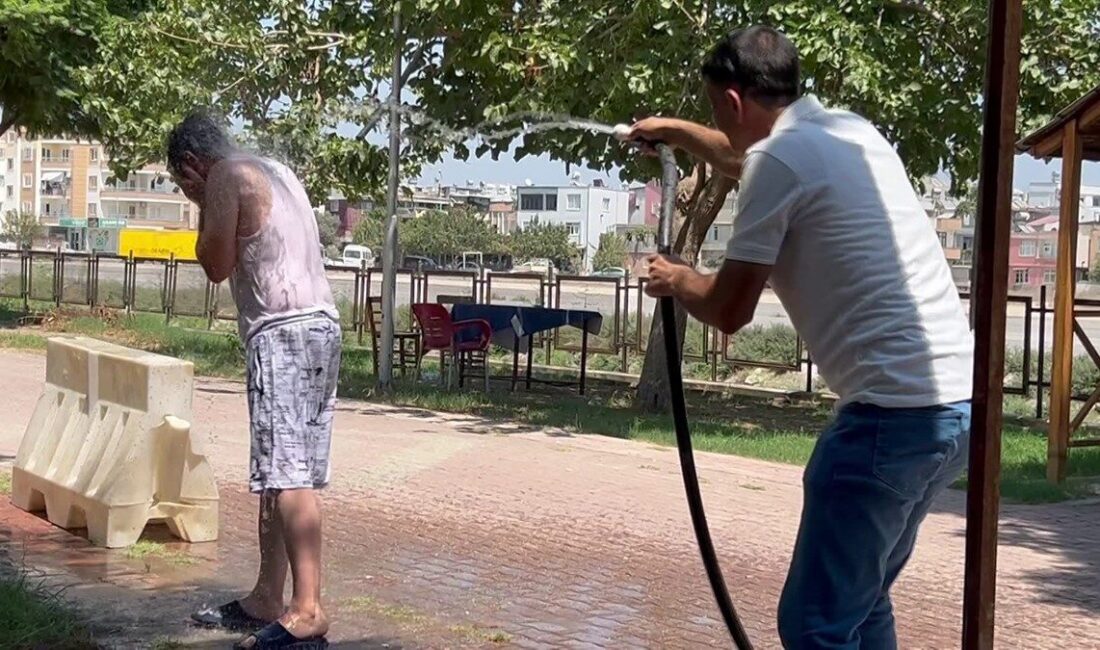 Mersin'in Tarsus ilçesinde sıcak hava vatandaşları bunalmaya itti. Serinlemek için