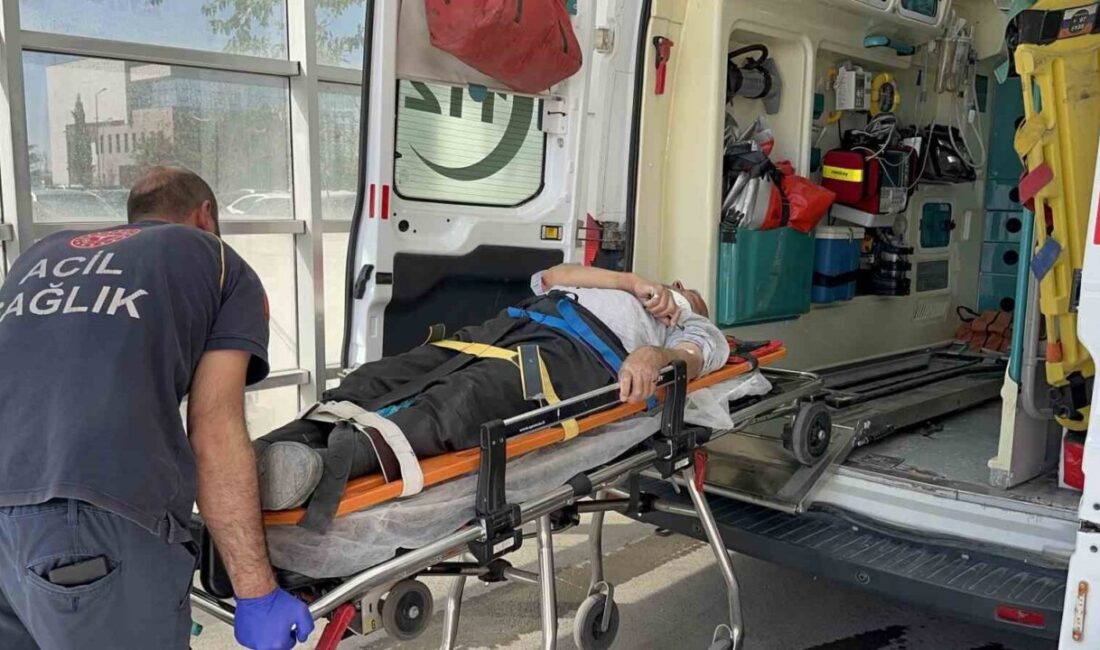 Adıyaman'da yaya Abdülkadir K., Saat Kulesi Kavşağı'nda minibüsün çarpması sonucu
